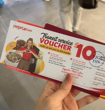 ベトジェットのスタッフから受け取ったバウチャー